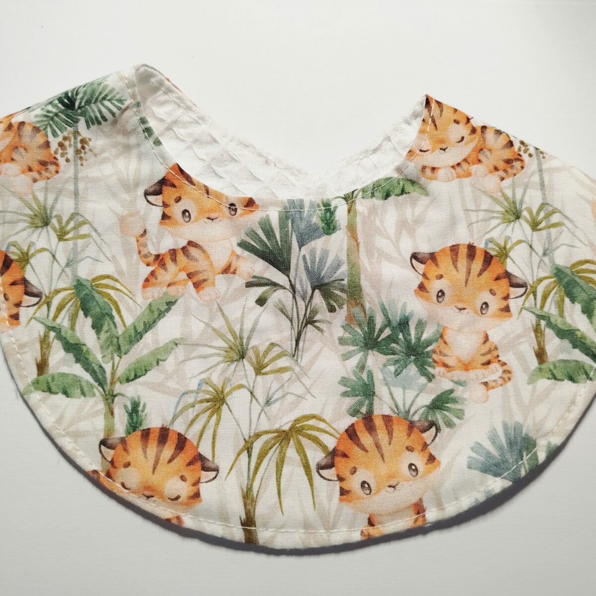 Bavoir naissance – vue 2